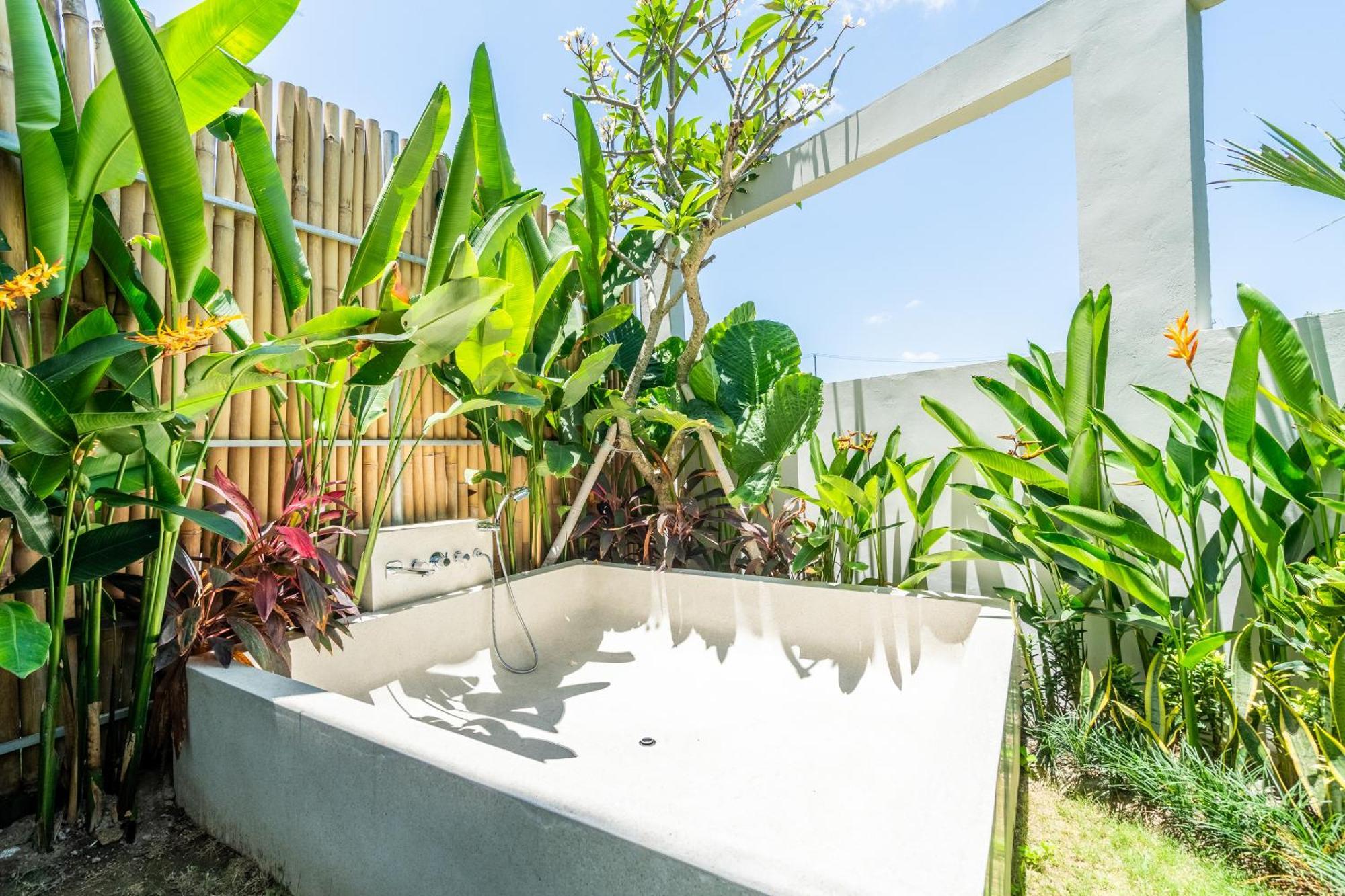 The R Apartments Pererenan Canggu Buitenkant foto